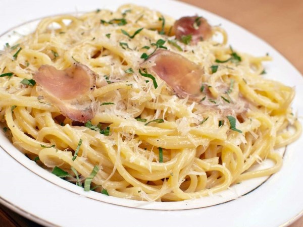 Italiaans recept: spaghetti met bleekselderij en ham